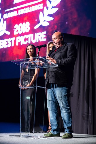 Larry Namer announcing Best Picture winner fu